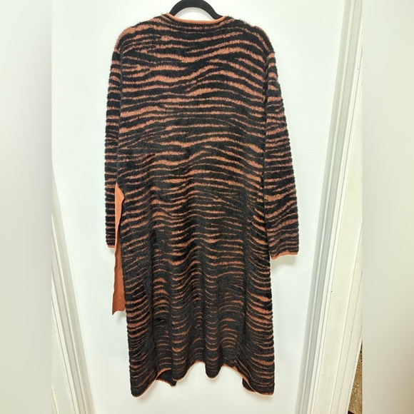 Pattern Furry Joa Sweater - Picture 2 of 3